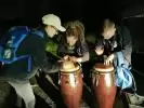 Muzyczne zabawy po koncercie w oczekiwaniu na transport, który się opóźnia...
