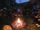Pożegnalne ognisko u Antka Piekło. Jutro opuszczamy Bieszczady, ale nie na długo. Podczas ogniska pograł z nami na gitarce Romek Ziobro, który był jednym z gości.